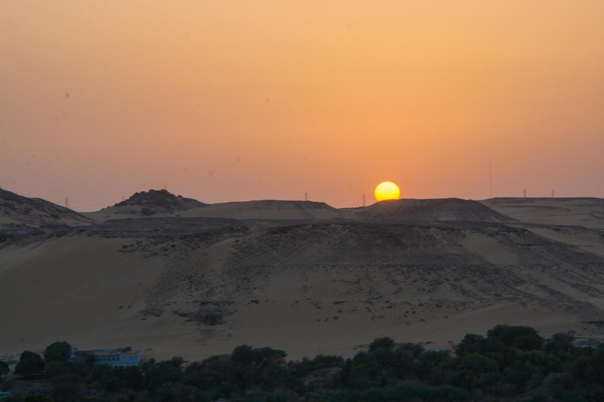 Aswan Nile Palace Екстериор снимка